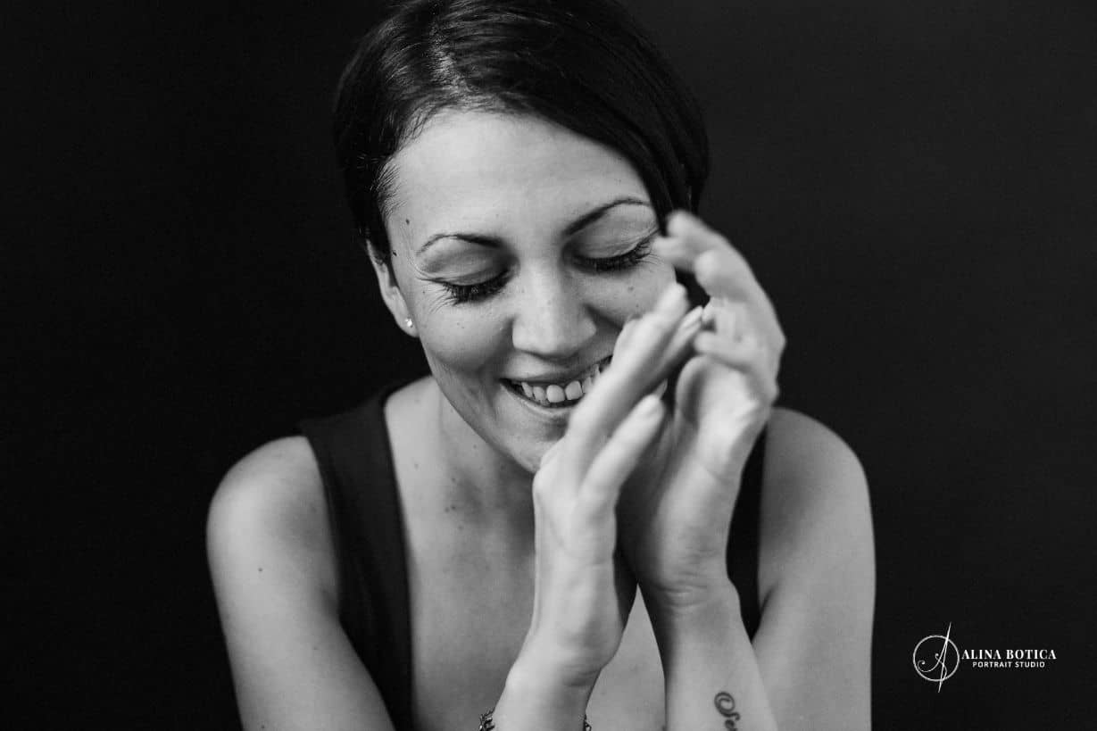Cristina_Norocel_RawYou_02-Alina Botica-fotograf portret bucuresti-alb negru